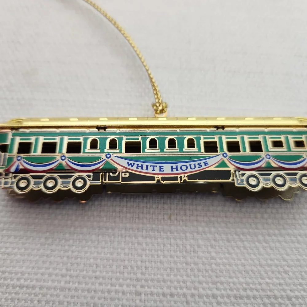 2014 White House Christmas Ornament Train WHHA Pullman car: 3¼